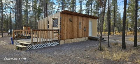 Photo of 75657 Banyon Street, Chiloquin, OR 97624 (MLS # 220217446)