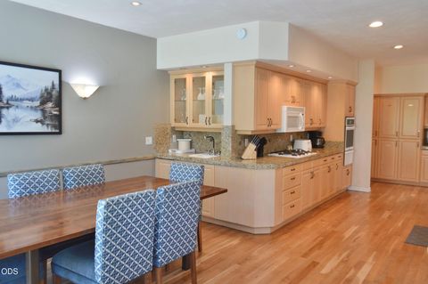 Tiny photo for 57041 Peppermill Circle #19-B, Sunriver, OR 97707 (MLS # 220223914)