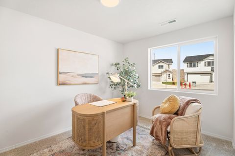 Tiny photo for 895 SE Starview Avenue SE, Madras, OR 97741 (MLS # 220219236)