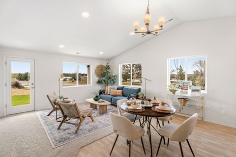 Tiny photo for 895 SE Starview Avenue SE, Madras, OR 97741 (MLS # 220219236)