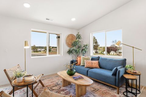 Tiny photo for 895 SE Starview Avenue SE, Madras, OR 97741 (MLS # 220219236)