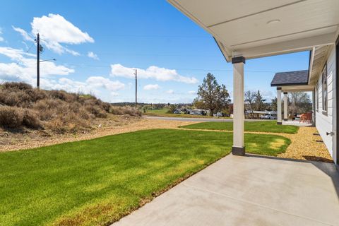 Tiny photo for 895 SE Starview Avenue SE, Madras, OR 97741 (MLS # 220219236)