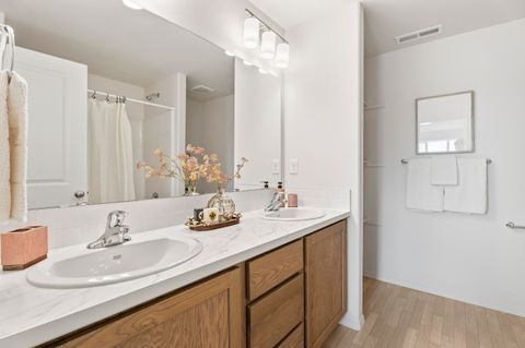 Tiny photo for 895 SE Starview Avenue SE, Madras, OR 97741 (MLS # 220219236)