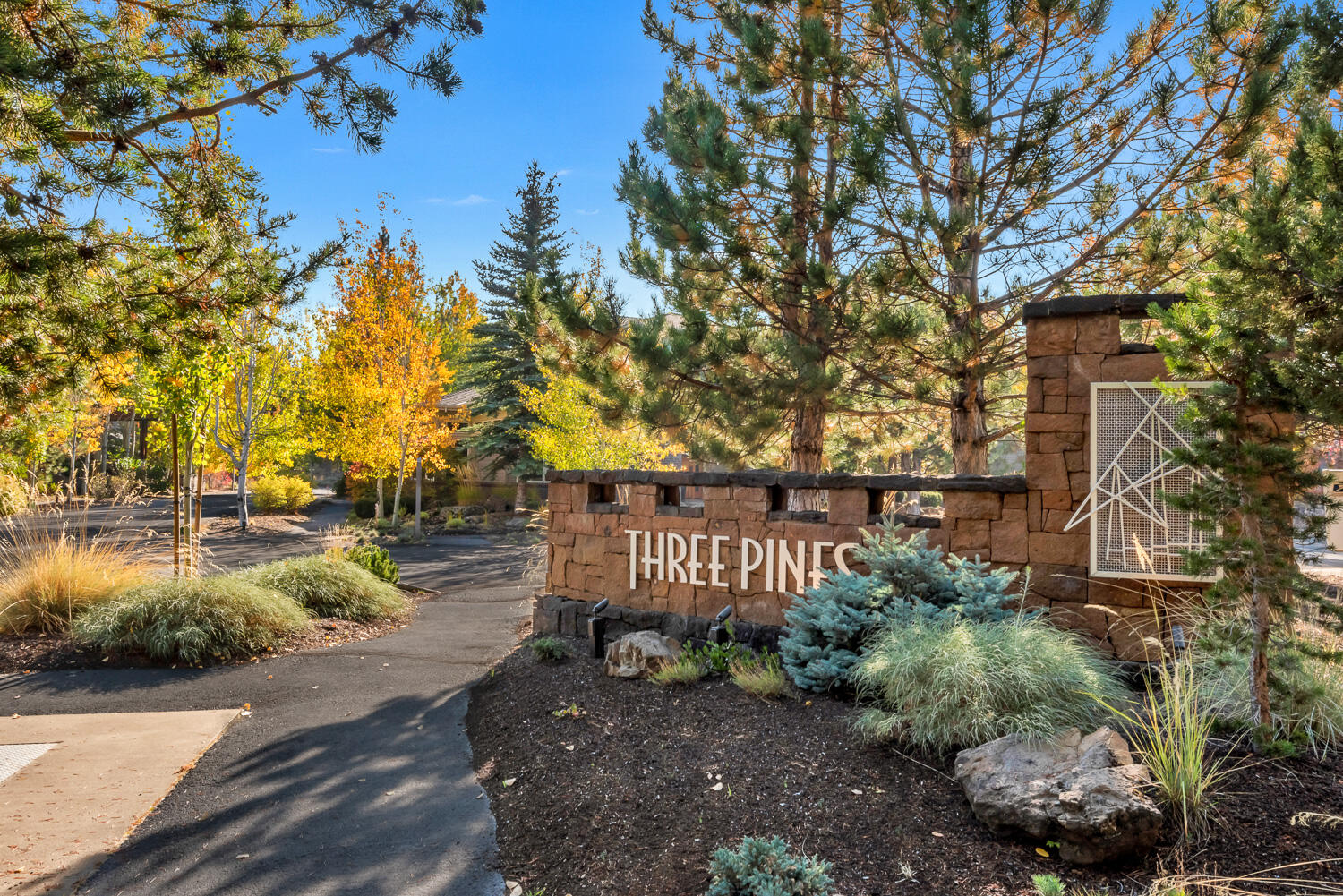 Three Pines - Residential