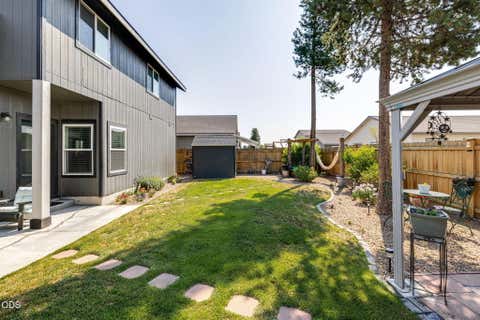 Tiny photo for 16429 Betty Court, La Pine, OR 97739 (MLS # 220226988)
