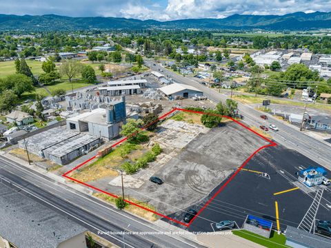 943 Summit Avenue Medford OR 97501