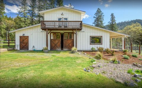 Tiny photo for 818 Slagle Creek Road, Grants Pass, OR 97527 (MLS # 220222959)