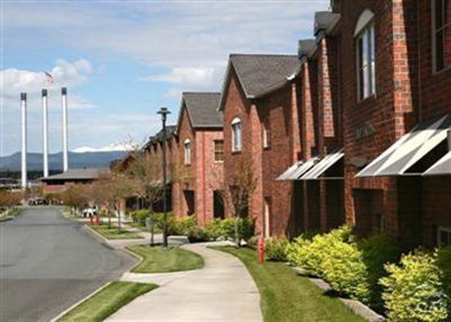 11,946 sq ft Class A building on .63 acre lot Zoned MR. Corner of SW Bond & SW Wilson at the round-about MR zone allows for medical, retail, restaurant, government, tech & all other office uses. Low maintenance brick exterior, Jeldwen energy efficient windows, Presidential comp roof Interior: high quality finishes Large open light & bright grand entry w skylights, 34 offices, elevator, 4 bathrooms, kitchen, Building was constructed with full flex ability.