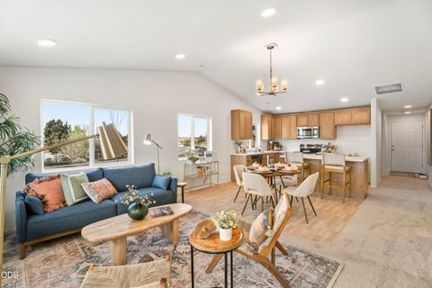 Tiny photo for 895 SE Starview Avenue, Madras, OR 97741 (MLS # 220224227)