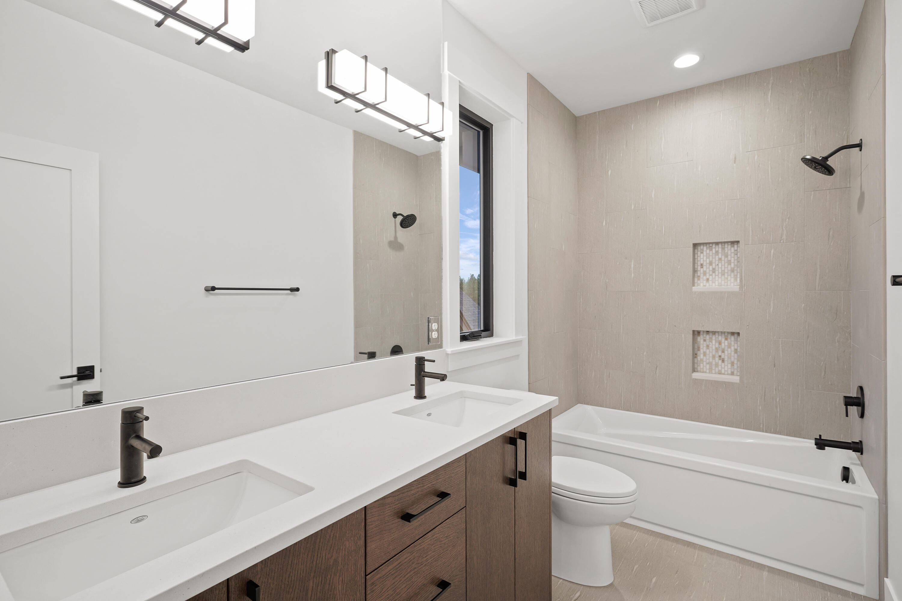 Discovery West Phase 4 - Residential