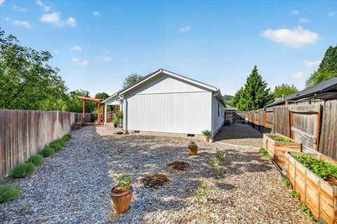 Tiny photo for 500 Antilles Lane, Medford, OR 97501 (MLS # 220220199)