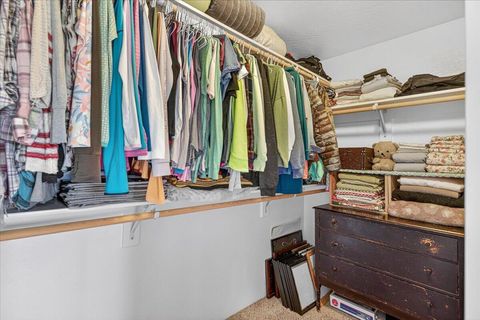 Tiny photo for 500 Antilles Lane, Medford, OR 97501 (MLS # 220220199)
