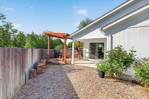 Tiny photo for 500 Antilles Lane, Medford, OR 97501 (MLS # 220220199)