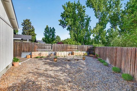 Tiny photo for 500 Antilles Lane, Medford, OR 97501 (MLS # 220220199)