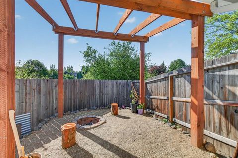 Tiny photo for 500 Antilles Lane, Medford, OR 97501 (MLS # 220220199)