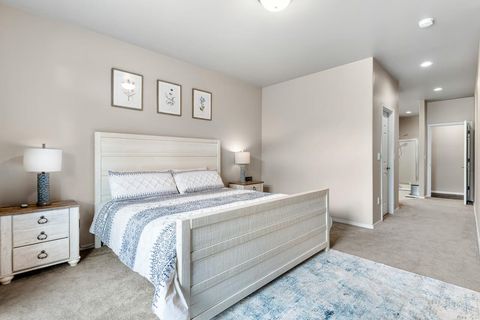 Tiny photo for 8433 Forest Ridge Loop, Redmond, OR 97756 (MLS # 220217601)