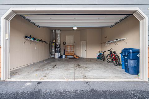 Tiny photo for 8433 Forest Ridge Loop, Redmond, OR 97756 (MLS # 220217601)