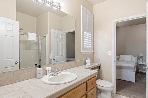 Tiny photo for 8433 Forest Ridge Loop, Redmond, OR 97756 (MLS # 220217601)