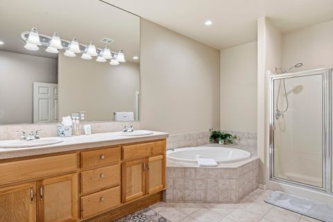 Tiny photo for 8433 Forest Ridge Loop, Redmond, OR 97756 (MLS # 220217601)