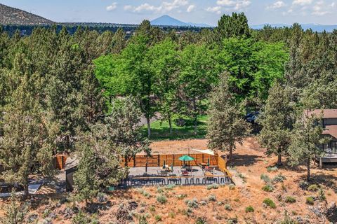 Tiny photo for 8433 Forest Ridge Loop, Redmond, OR 97756 (MLS # 220217601)