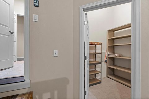 Tiny photo for 8433 Forest Ridge Loop, Redmond, OR 97756 (MLS # 220217601)