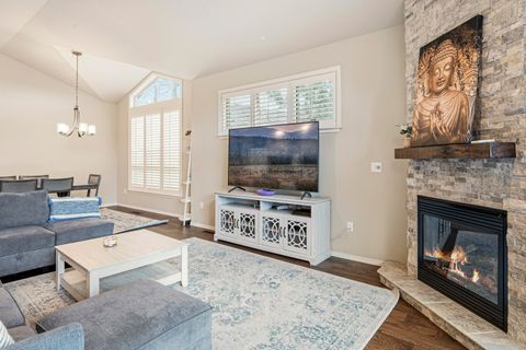 Tiny photo for 8433 Forest Ridge Loop, Redmond, OR 97756 (MLS # 220217601)