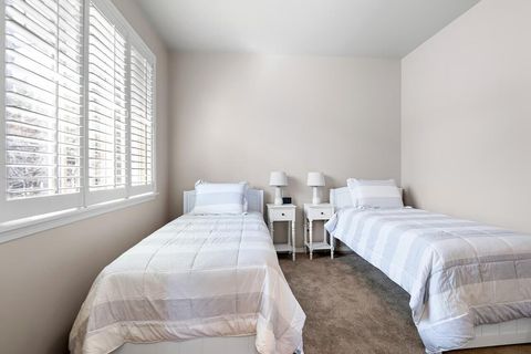 Tiny photo for 8433 Forest Ridge Loop, Redmond, OR 97756 (MLS # 220217601)