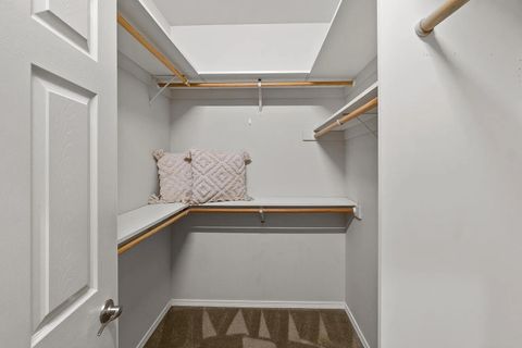 Tiny photo for 8433 Forest Ridge Loop, Redmond, OR 97756 (MLS # 220217601)