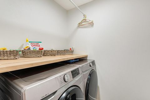 Tiny photo for 2843 NE Purcell Boulevard, Bend, OR 97701 (MLS # 220211896)