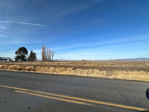 Photo of 0 Drazil Road, Malin, OR 97632 (MLS # 220215626)