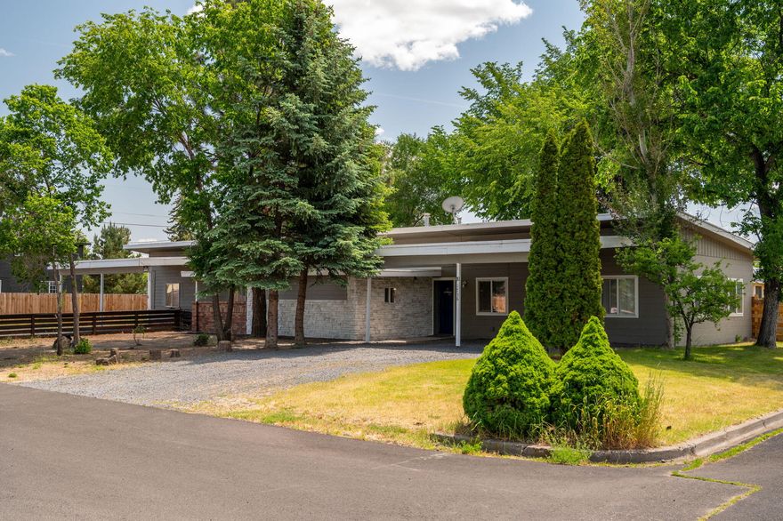 Showings starting Wednesday, 6/11.2025 Seller is occupying.
This well-positioned duplex offers outstanding rental income potential in one of Central Oregon's fastest-growing communities. Located on sought-after SW Newberry Avenue, this property provides convenient access to Redmond's amenities while maintaining a peaceful residential atmosphere.Prime SW Newberry Avenue location in established residential neighborhoodClose proximity to local dining including Seventh Street Brew House and Rimrock Taphouse.Convenient access to shopping at nearby Safeway and local marketsEasy commute to downtown Redmond and surrounding Central Oregon attractions. Great for first time Real estate investors seeking steady rental income.Owner-occupants looking to offset mortgage costsThose seeking to establish roots in Central Oregon's thriving market