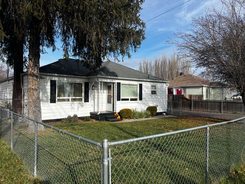 Tiny photo for 3919 Bristol Avenue, Klamath Falls, OR 97603 (MLS # 220212758)