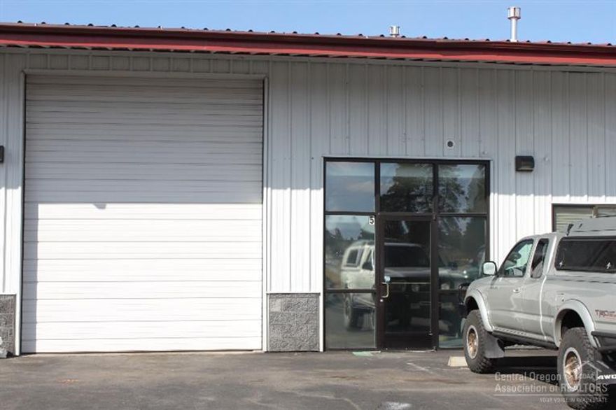 Industrial space for lease w/ convenient Parkway access & great visibility. Drive through warehouse space w/ separate office/reception area & restroom. 14' roll up doors in front & rear of building. Space has been used for automotive repair. Additional 5000 sq. ft. Contiguous space available. CAM/NNN is $0.12/ Sq. Ft. includes, CAMS include water/sewer, snow removal, fire alarm monitoring service, taxes, insurance and exterior building maintenance. Please do not disturb tenants. Call agent for more info.