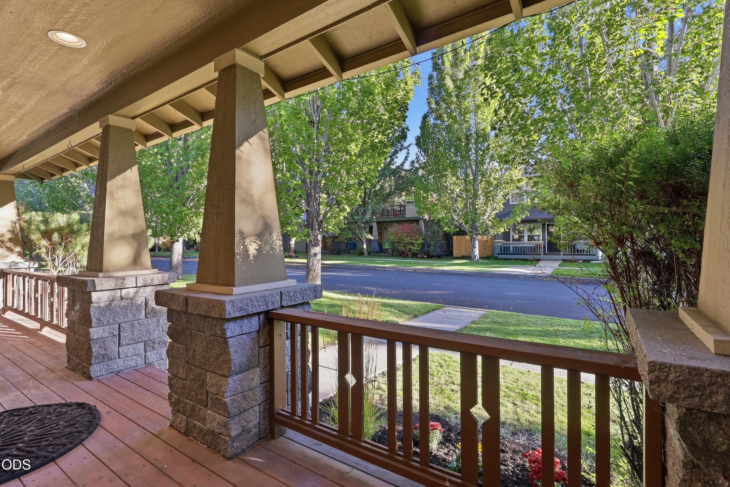 21332 Oakview Drive