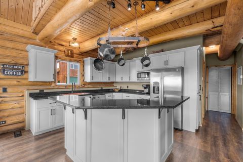 Tiny photo for 7423 SW Sand Ridge Road, Terrebonne, OR 97760 (MLS # 220219414)