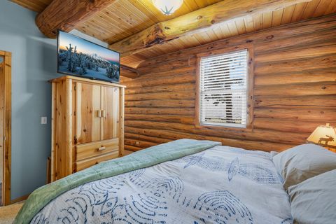 Tiny photo for 7423 SW Sand Ridge Road, Terrebonne, OR 97760 (MLS # 220219414)