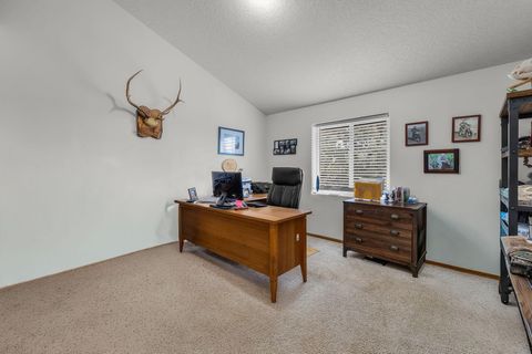 Tiny photo for 7423 SW Sand Ridge Road, Terrebonne, OR 97760 (MLS # 220219414)