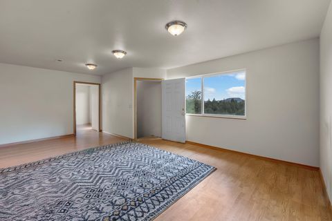 Tiny photo for 7423 SW Sand Ridge Road, Terrebonne, OR 97760 (MLS # 220219414)