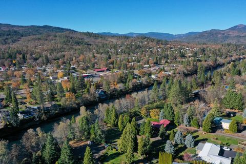 Tiny photo for 1025 Anglers Place, Shady Cove, OR 97539 (MLS # 220212104)