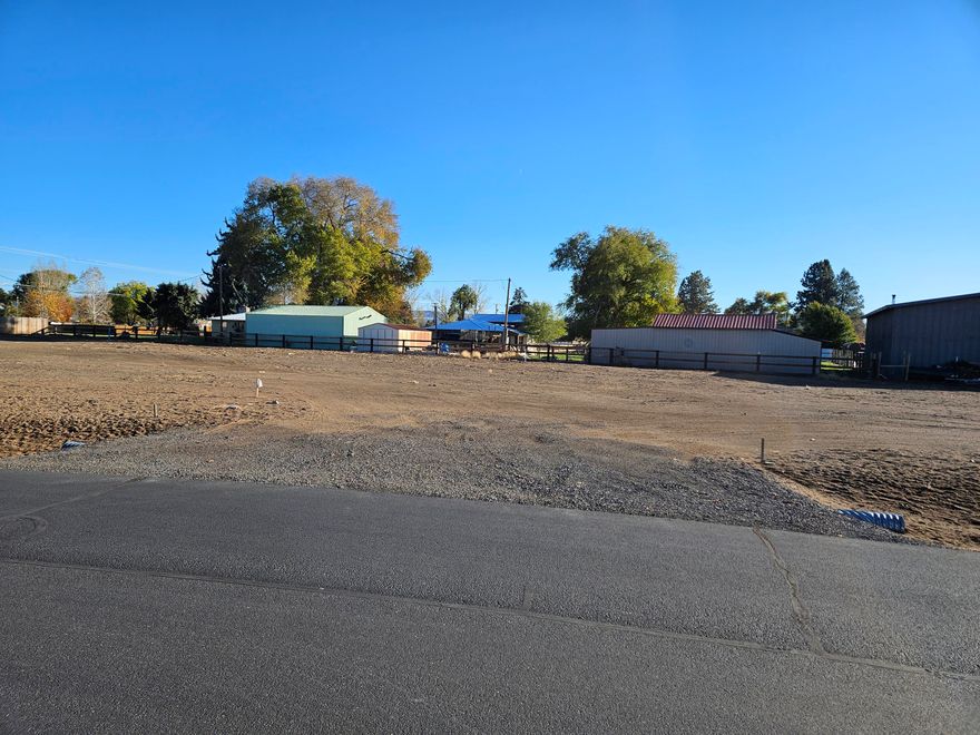 Buildable 1 acre Lot in very nice, established neighborhood.  Buyer to perform own due diligence related to water-sewer-power and building requirements.  Listing Agent is related to Seller.