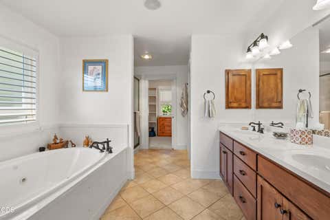 Tiny photo for 803 Buck Point Street, Central Point, OR 97502 (MLS # 220227298)