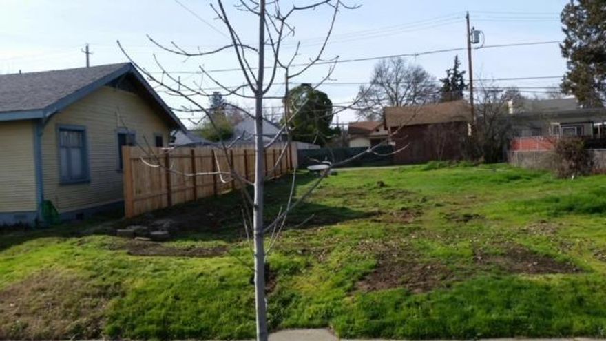 Lot available near the Downtown Medford Historic District! Convenient to restaurants, theater and services. Zoned MFR-20. Seller had plans drawn up for a duplex with each unit being a 1 bedroom, 1 bath 523 sq. feet each that will be included in the sale. Buyer to do their own due diligence and check with City for possible uses.