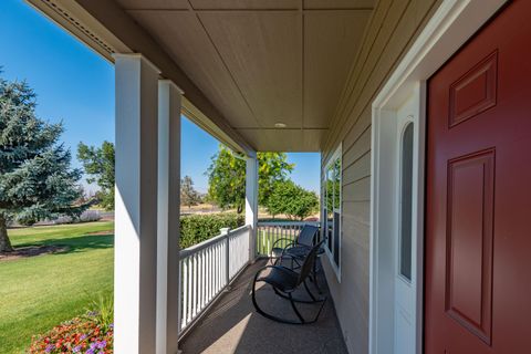 Tiny photo for 333 NE Knickerbocker Avenue, Redmond, OR 97756 (MLS # 220220081)