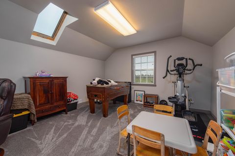 Tiny photo for 333 NE Knickerbocker Avenue, Redmond, OR 97756 (MLS # 220220081)