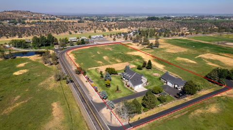 Tiny photo for 333 NE Knickerbocker Avenue, Redmond, OR 97756 (MLS # 220220081)