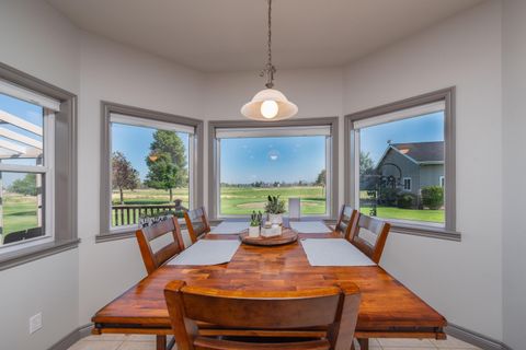 Tiny photo for 333 NE Knickerbocker Avenue, Redmond, OR 97756 (MLS # 220220081)