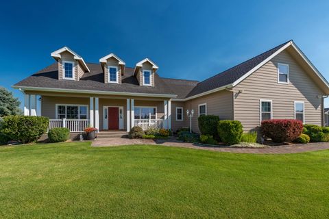 Photo of 333 NE Knickerbocker Avenue, Redmond, OR 97756 (MLS # 220220081)