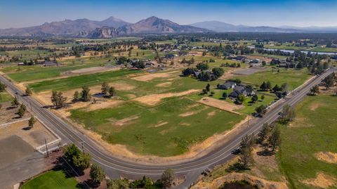 Tiny photo for 333 NE Knickerbocker Avenue, Redmond, OR 97756 (MLS # 220220081)