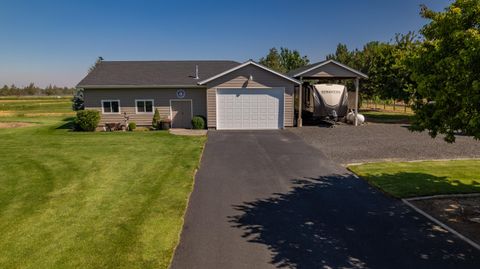 Tiny photo for 333 NE Knickerbocker Avenue, Redmond, OR 97756 (MLS # 220220081)