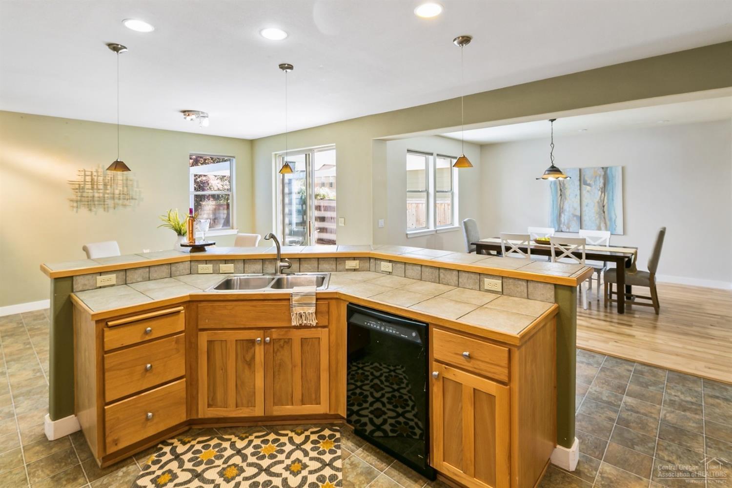 Skyliner Summit - Residential